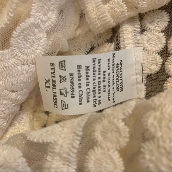 Me My Emblem Crochet Lace Embroidered Blouse - Picture 9 of 9